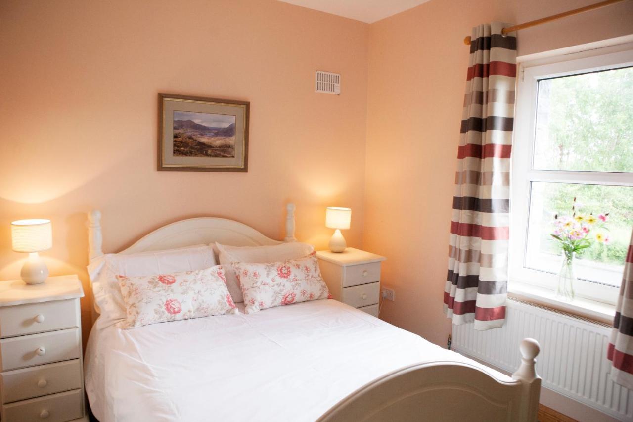 הוילה Inviting 4-Bed House In Strokestown מראה חיצוני תמונה
