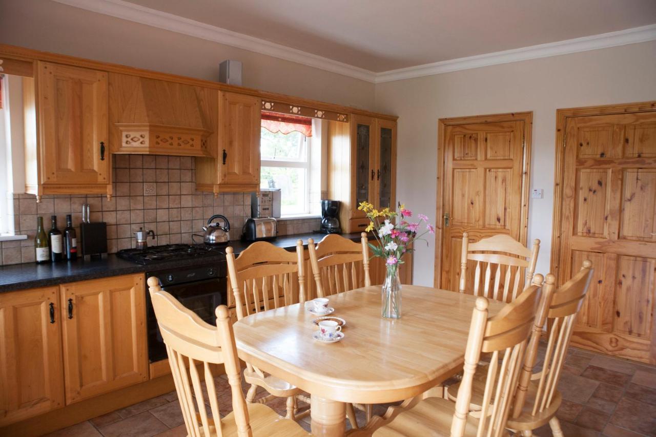 הוילה Inviting 4-Bed House In Strokestown מראה חיצוני תמונה