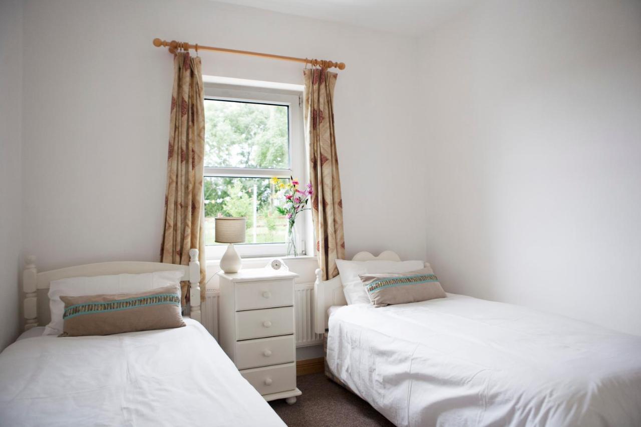 הוילה Inviting 4-Bed House In Strokestown מראה חיצוני תמונה